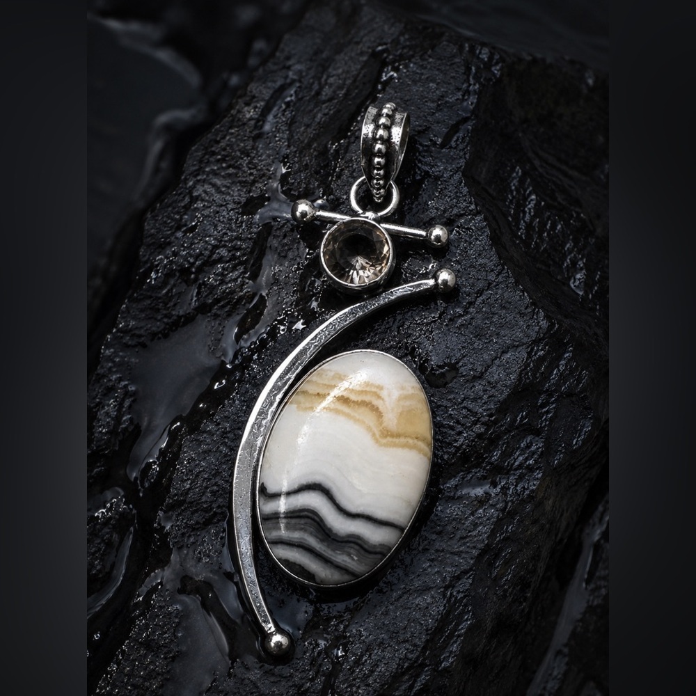 Artisan Silver Oval Banded Oriental Agate Pendant White, Black & Tan Art to Wear